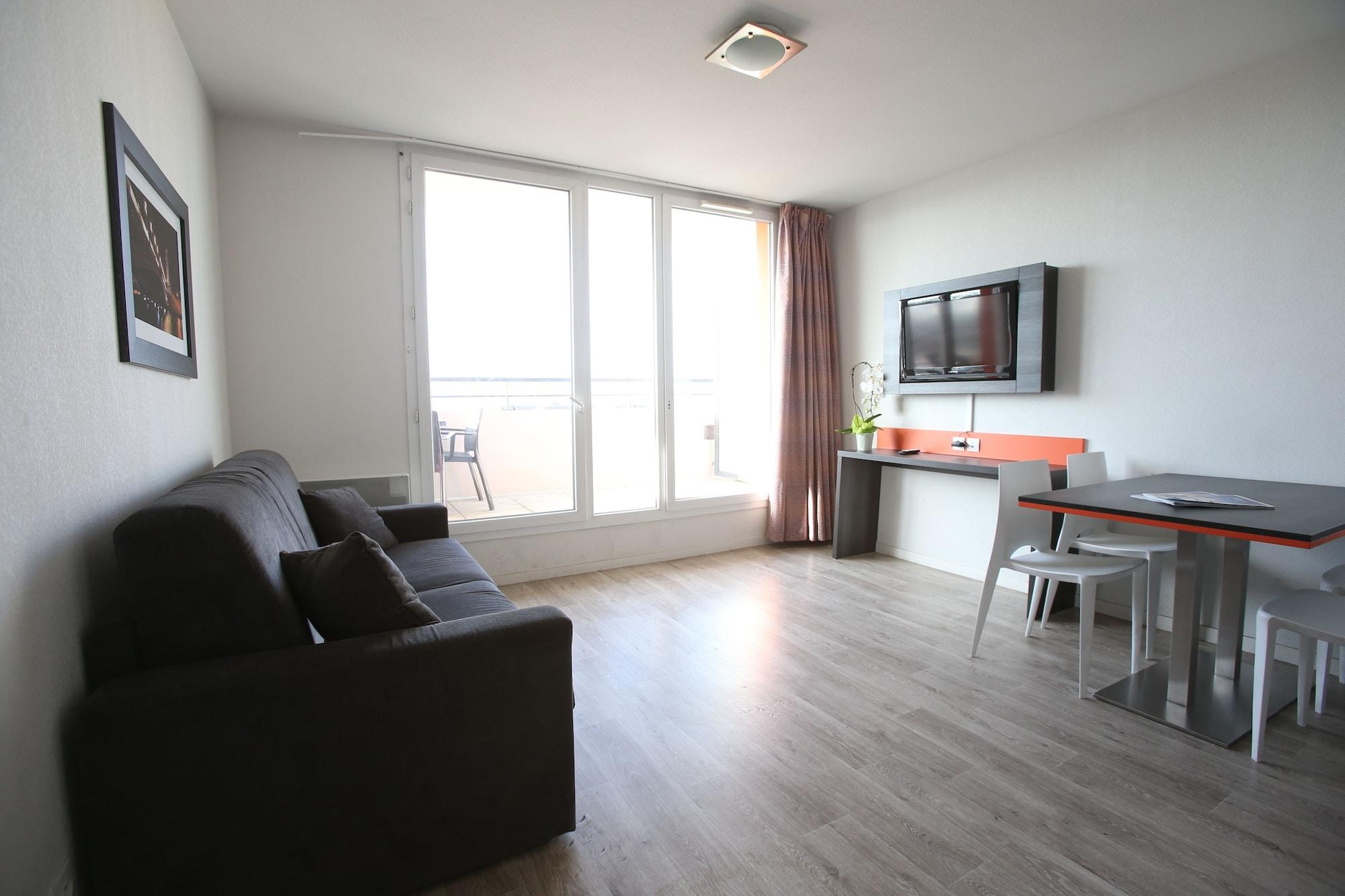 Adonis Paris Sud Aparthotel Chevilly-Larue Bagian luar foto