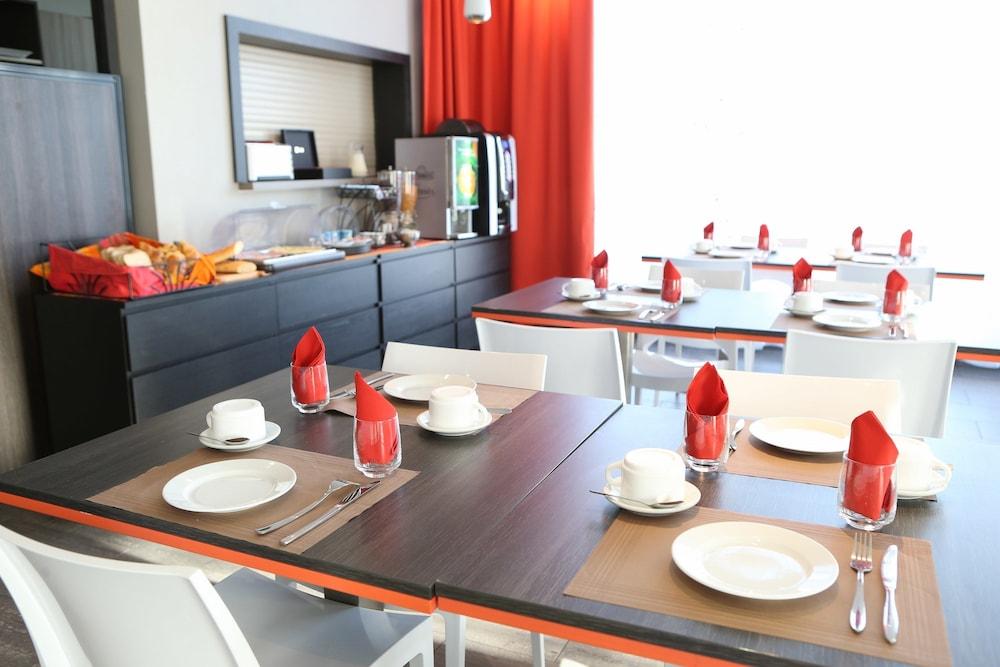 Adonis Paris Sud Aparthotel Chevilly-Larue Bagian luar foto