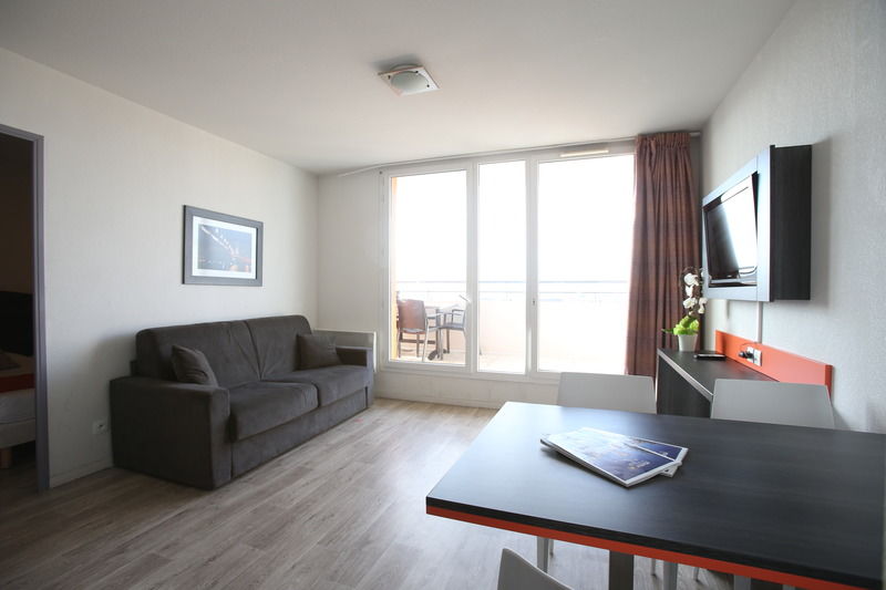 Adonis Paris Sud Aparthotel Chevilly-Larue Bagian luar foto