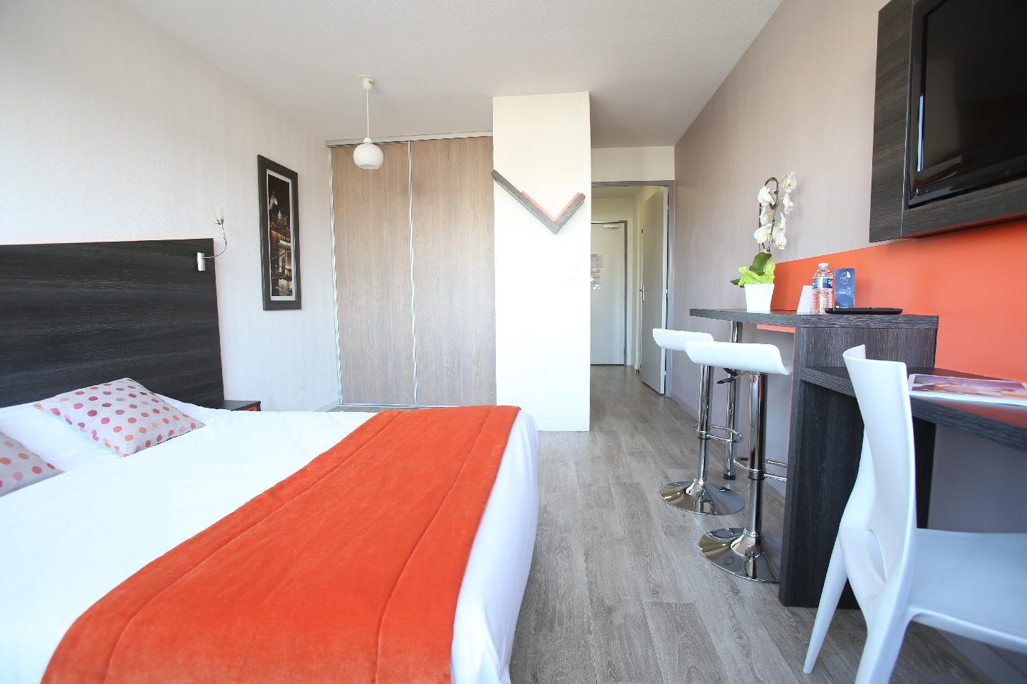 Adonis Paris Sud Aparthotel Chevilly-Larue Bagian luar foto