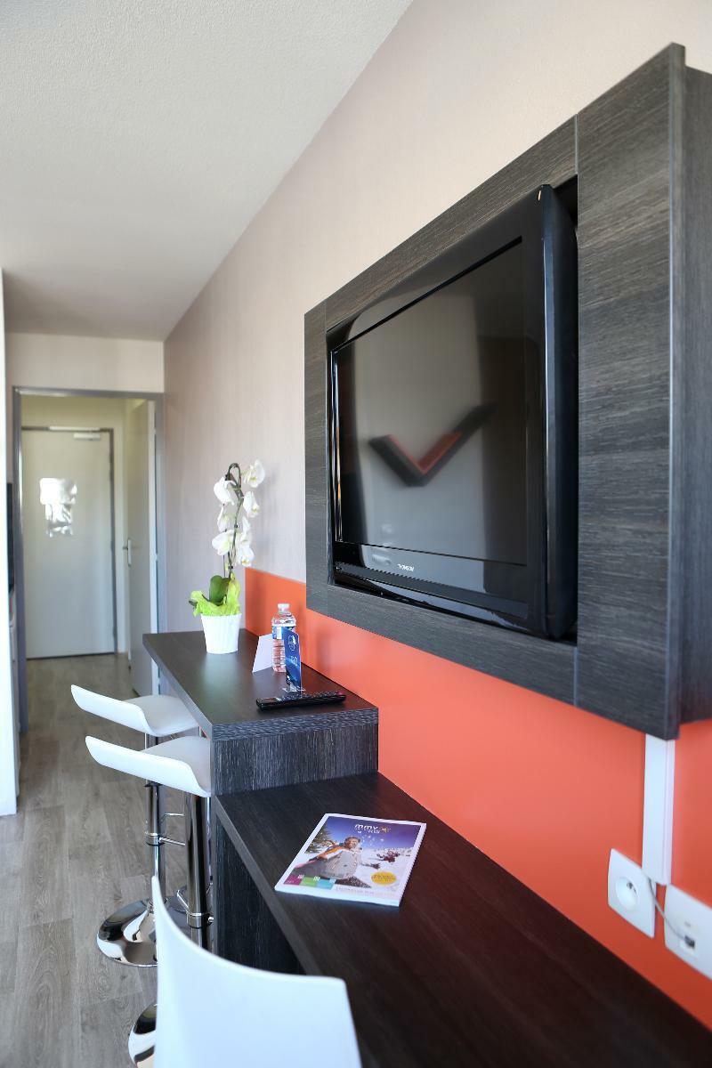Adonis Paris Sud Aparthotel Chevilly-Larue Bagian luar foto
